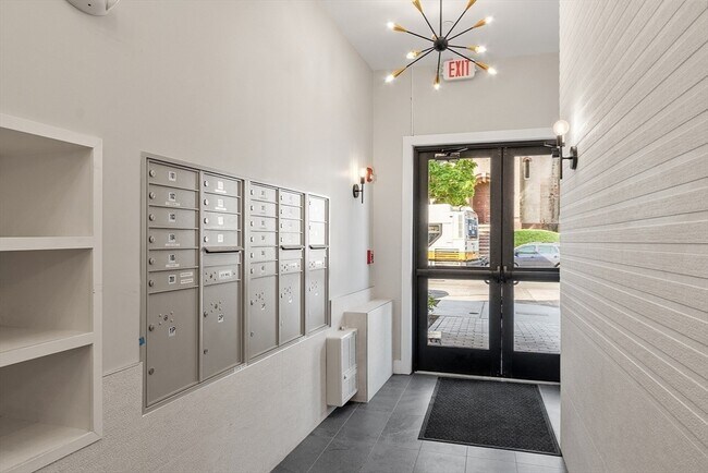 Building Photo - 124 Highland Ave