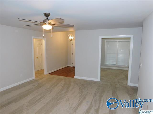 Building Photo - 113 Winding Trail