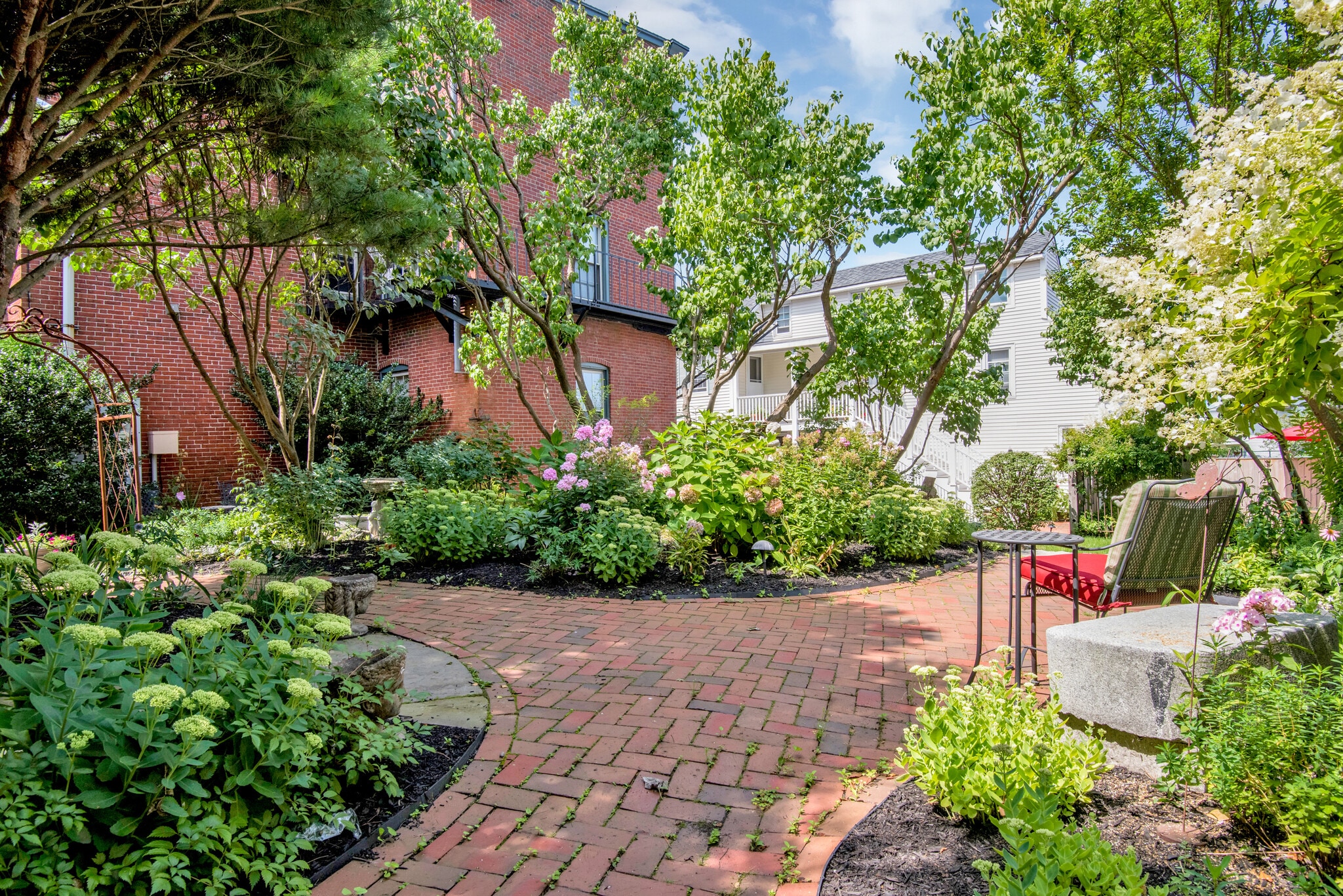 Building Photo - 158 Pearl St