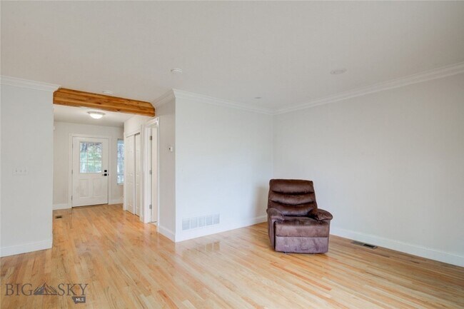 Building Photo - 3 bedroom 2 bath townhome in Bozeman!