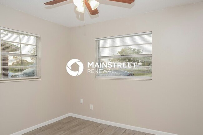 Building Photo - 3 Bedroom Pet-Friendly Home in Melbourne, FL with Main Street Renewal