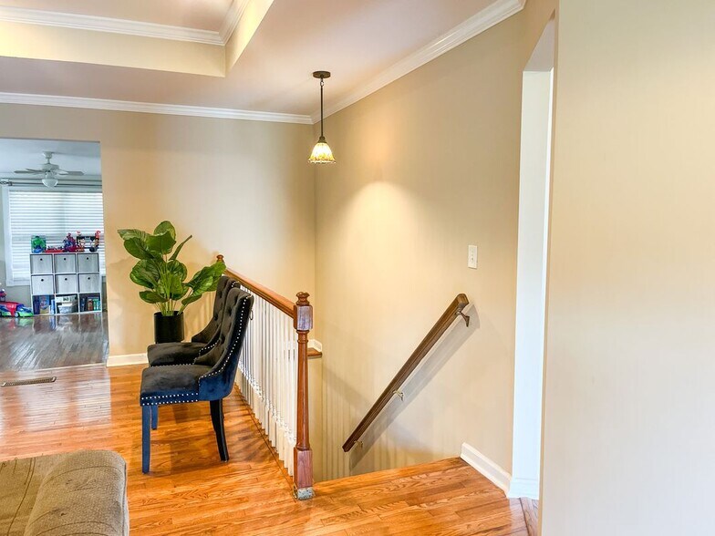 Building Photo - 6413 Edgmon Dr