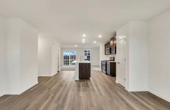 Building Photo - 324 Basin Ct