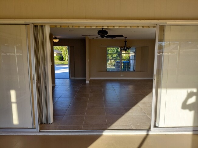 Building Photo - 3513 SE 22nd Ave