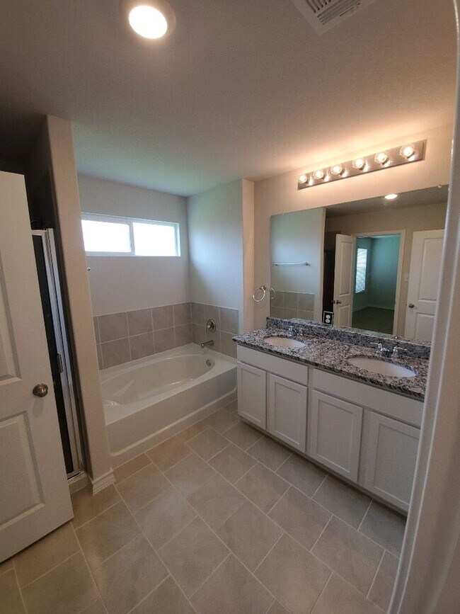Building Photo - Newly Built Home in the Red River Ranch Ne...