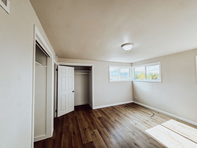 Building Photo - Newer Remodeled 2 Bed, 1.5 Bath – Private & Tucked Away Gem