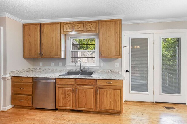 Building Photo - 103 Tarpley Way