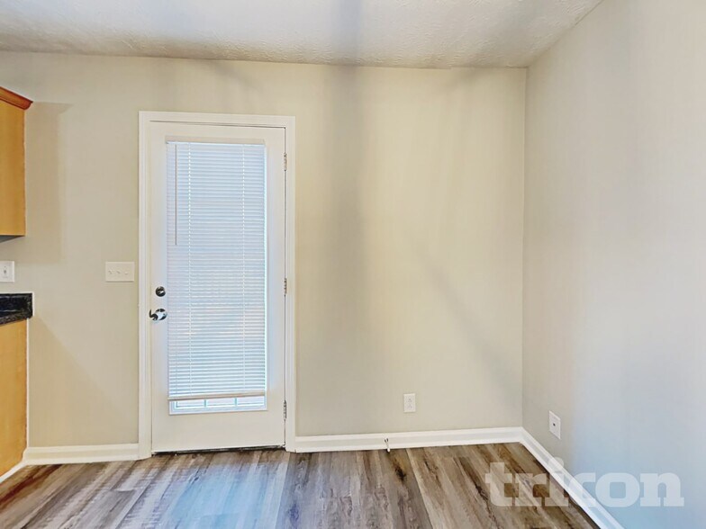 Building Photo - 110 Aretha Ct