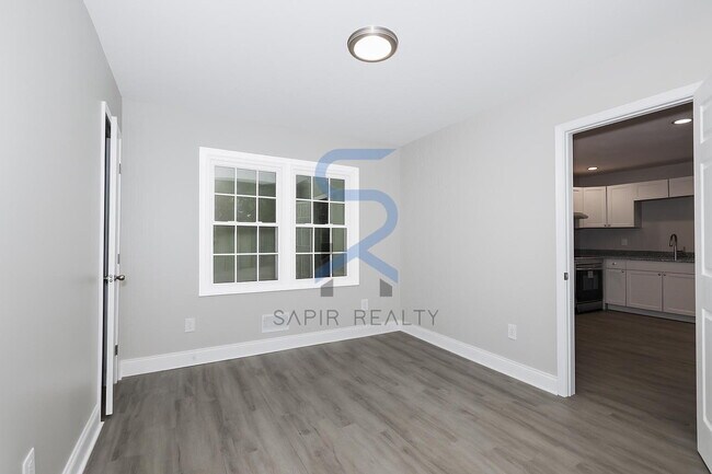 Building Photo - 157 Polar Rock Dr SW