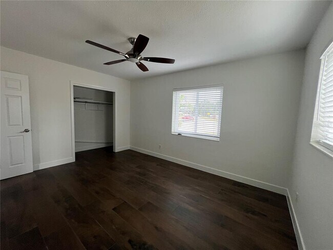 Building Photo - 5398 27th Ave N