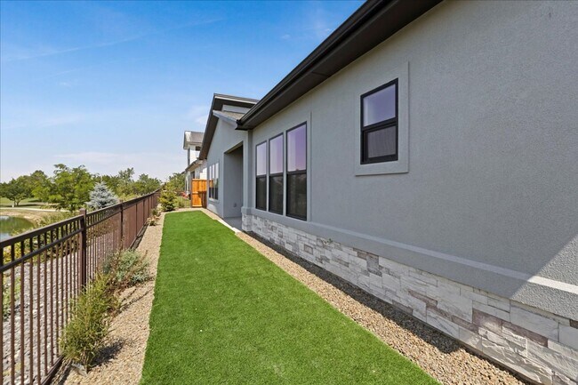 Building Photo - 11375 W Perthshire Ln