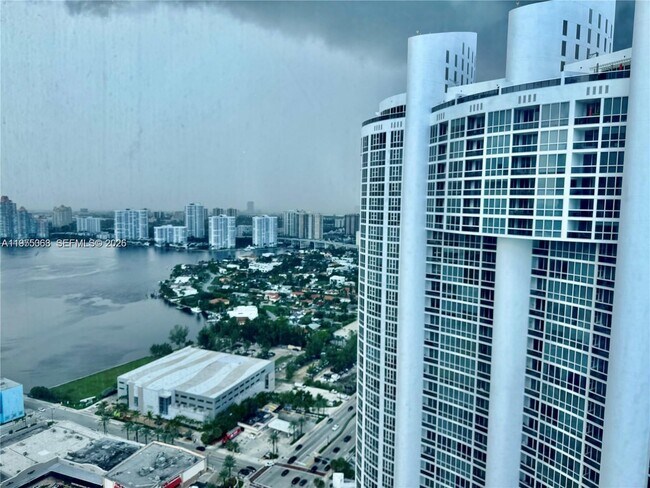 Building Photo - 18101 Collins Ave