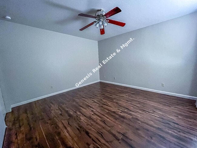 Building Photo - 2bd townhouse in Winterhaven