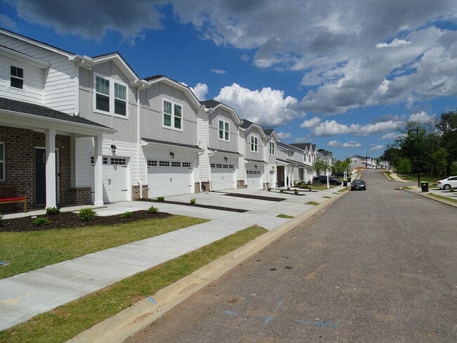 Building Photo - 146 Bromes Wy