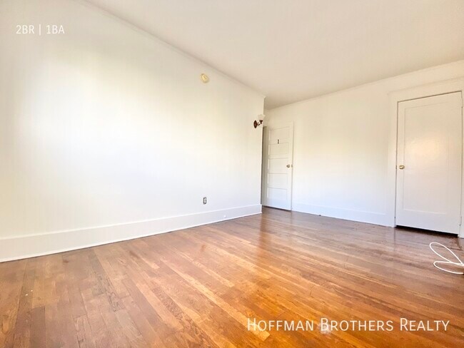 Building Photo - 524 1/2 Heliotrope -A