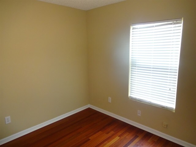 Building Photo - 2737 Taylor Hill Dr