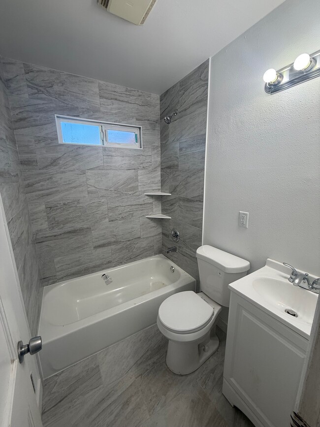 Building Photo - 2288 Elmira St