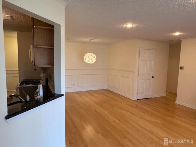 Building Photo - 1706 Pebble Pl