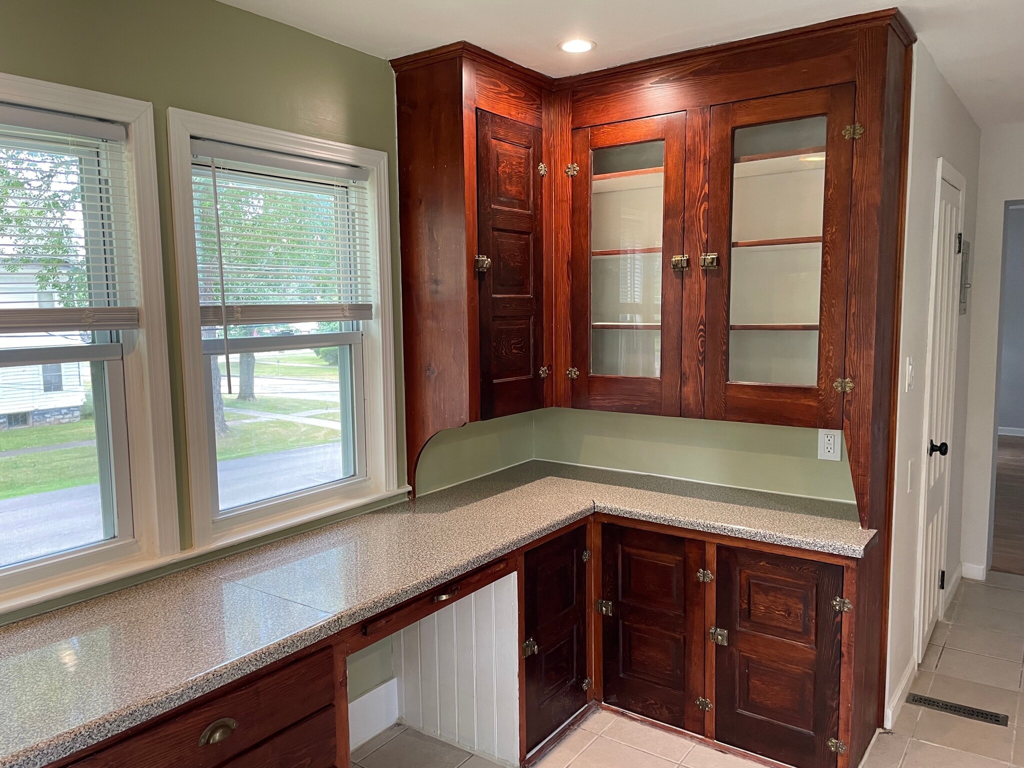 Kitchen - 500 2nd St