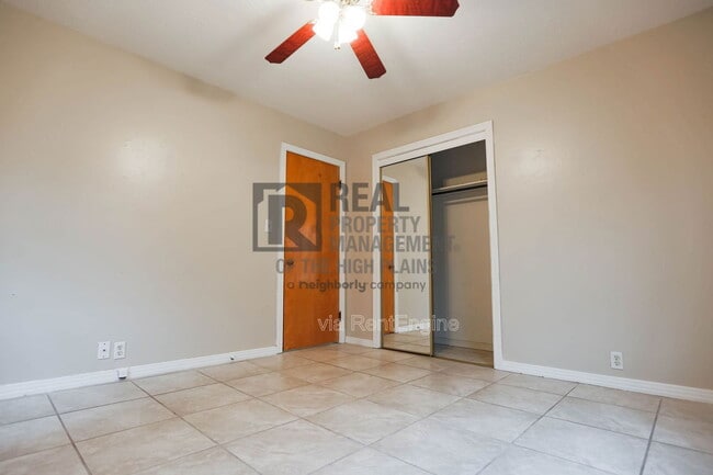 Building Photo - 1542 Parr St