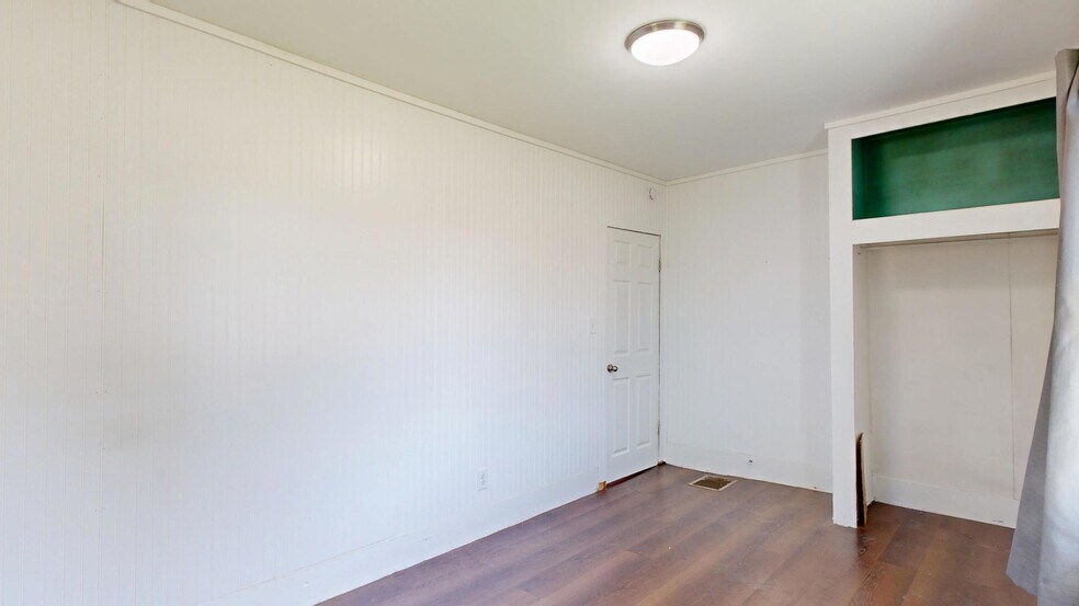 Building Photo - 2128 Fordney St