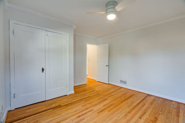 Building Photo - 1937 NE Dekum St