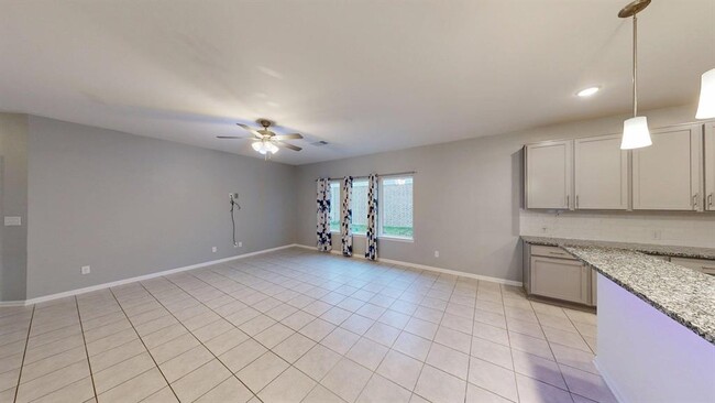 Building Photo - 7331 Parkview Dr