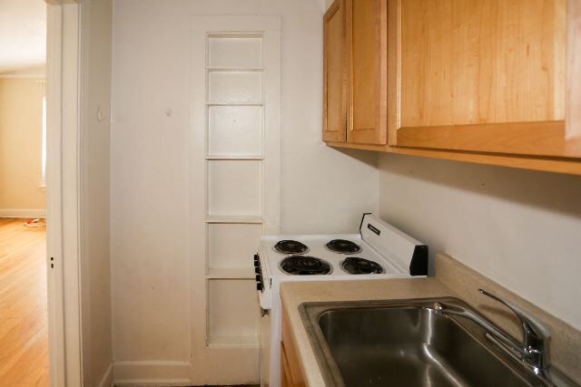 Building Photo - 539 W Arlington Pl