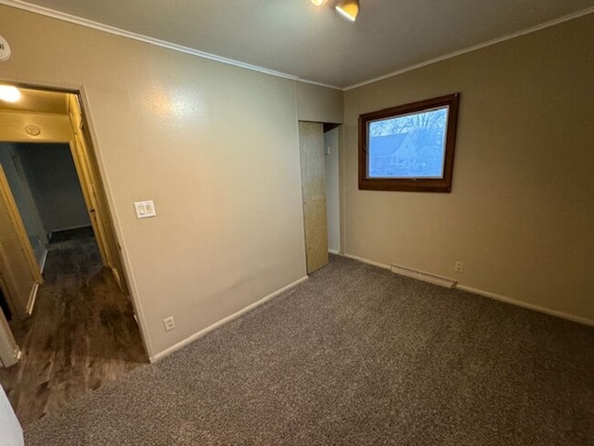 Building Photo - 739 Sherman Ave