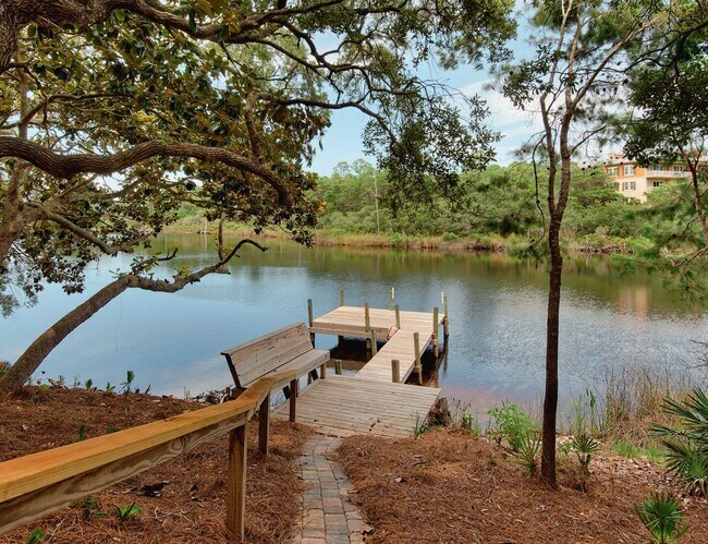 Building Photo - Beach Cottage on the Lake!!