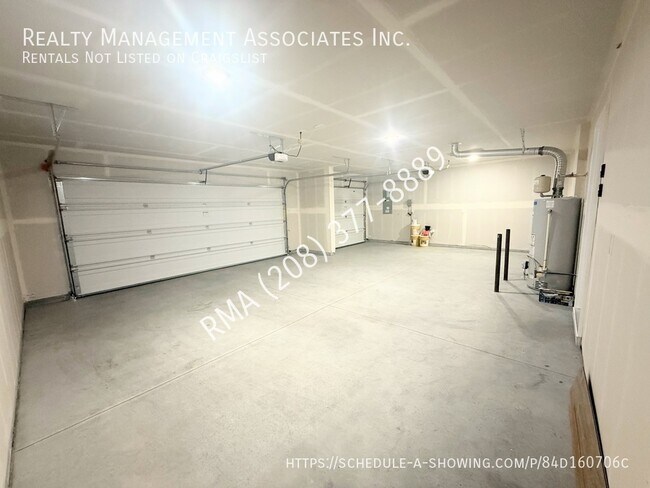 Building Photo - 3781 W La Brea Dr