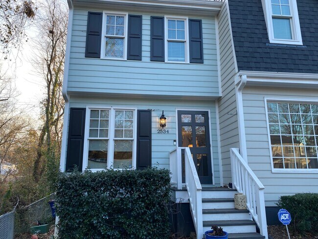 Building Photo - Immaculate end unit townhome in Raleigh's most desirable neighborhood - THE Five Points!