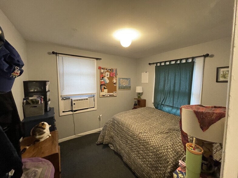 Building Photo - 314 Colchester Ave