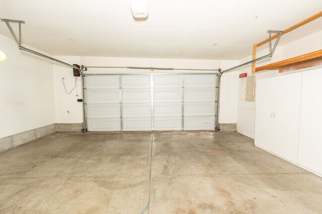 Building Photo - 9955 Watergum Trl