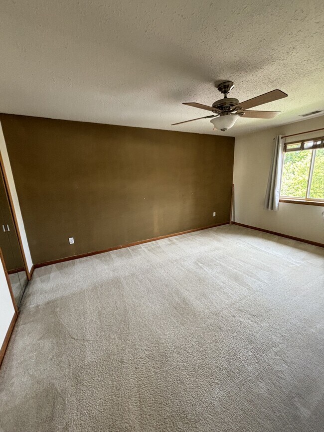 Building Photo - 9722 Sawgrass Ct