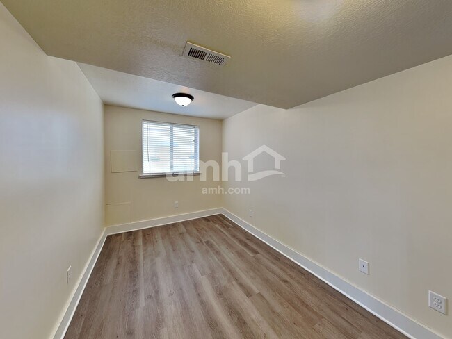 Building Photo - 4915 W 150 N