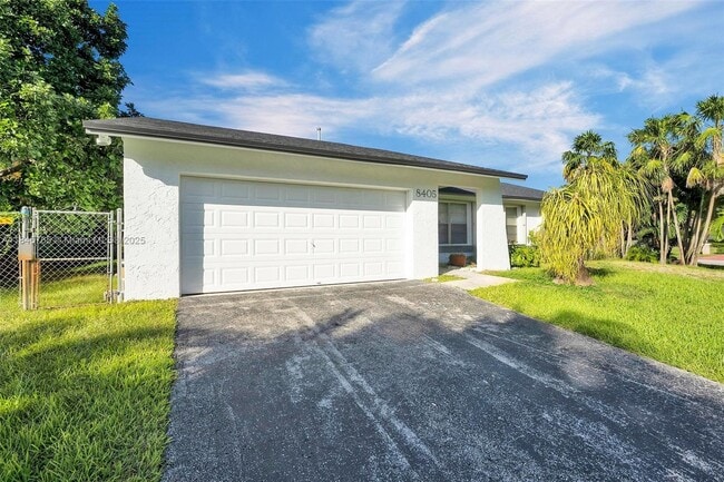 Building Photo - 8405 SW 181st Terrace