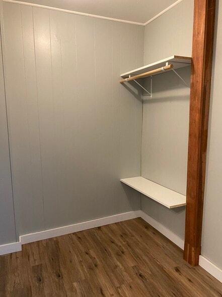 Closet - 39 E Main St