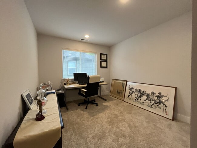 Building Photo - Open Concept 4BR Home with Island Seating, Loft & Spacious Living Room