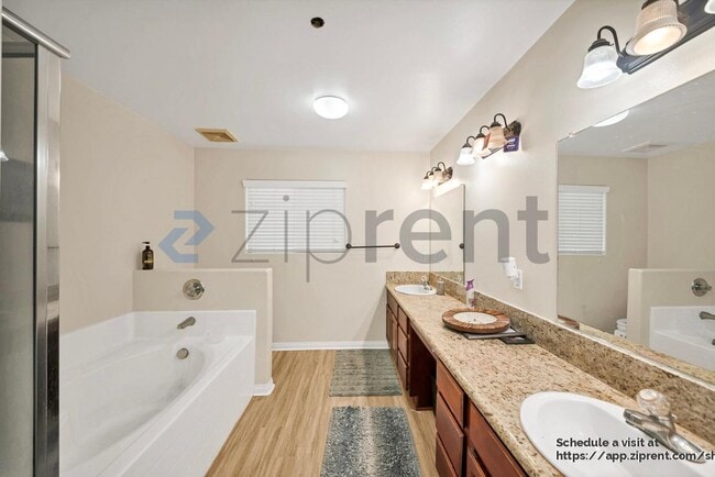 Building Photo - 443 Monrovista Ave