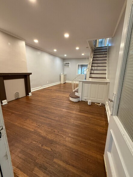 Building Photo - 3661 Jasper St