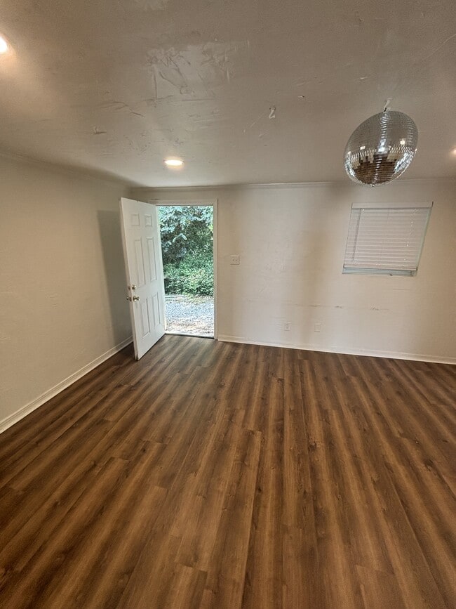 Building Photo - 2219 Belle Vue Way