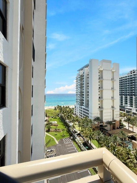 Building Photo - 3400 N Ocean Dr