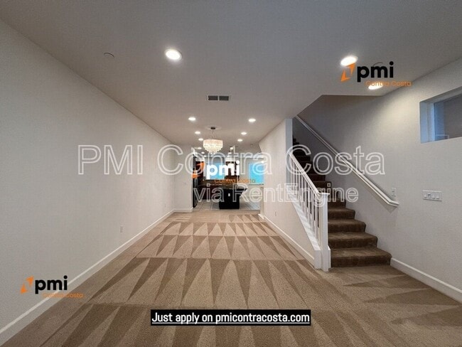 Building Photo - 5217 S Esprit Loop