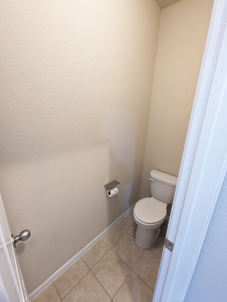 master bathroom - 2880 Donnell Dr