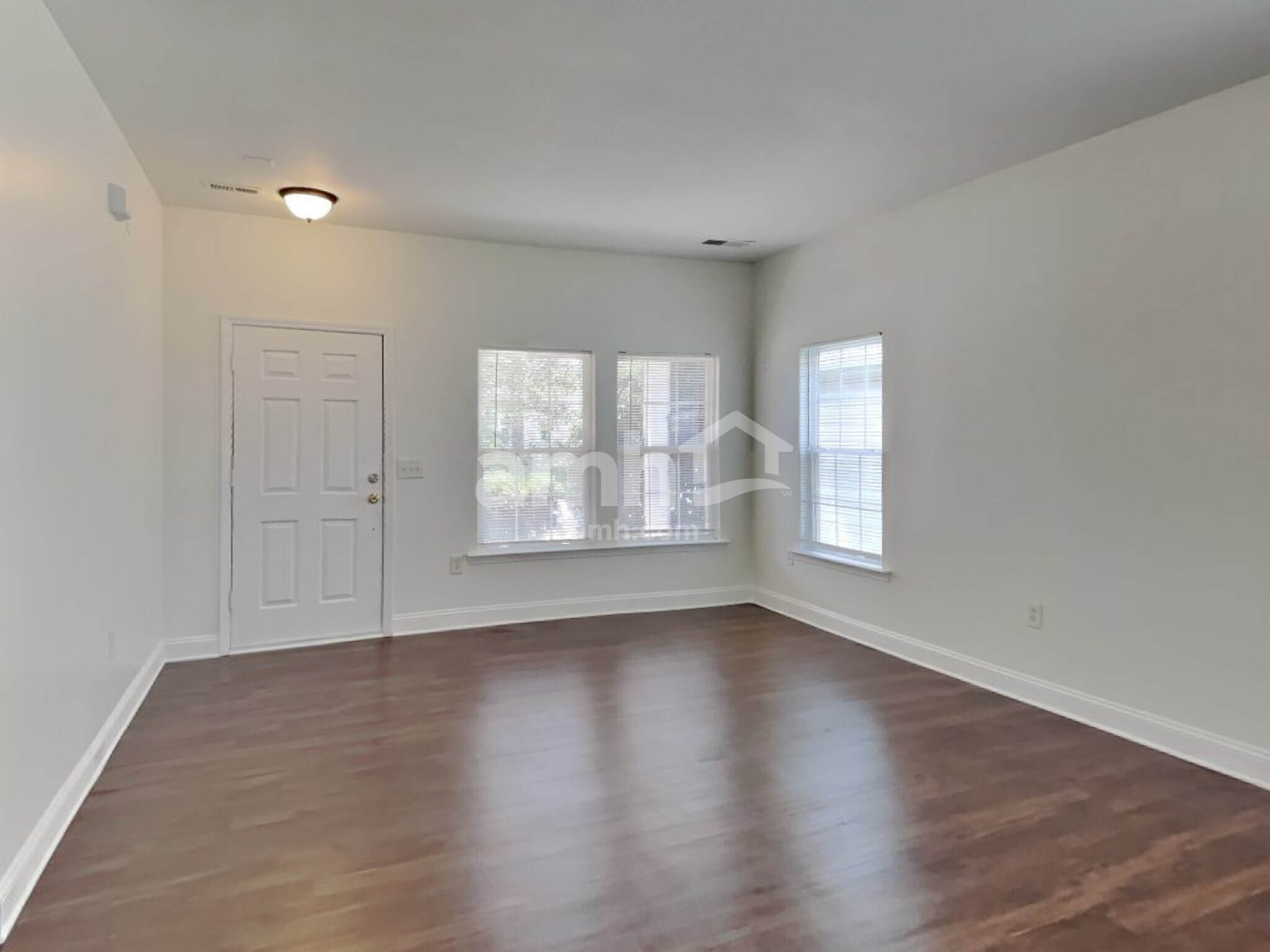 Building Photo - 318 Lameshur Ln