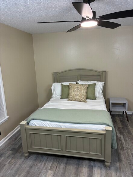 Building Photo - 410 Etowah Ave