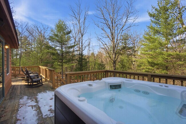 Building Photo - 610 Traci Ln