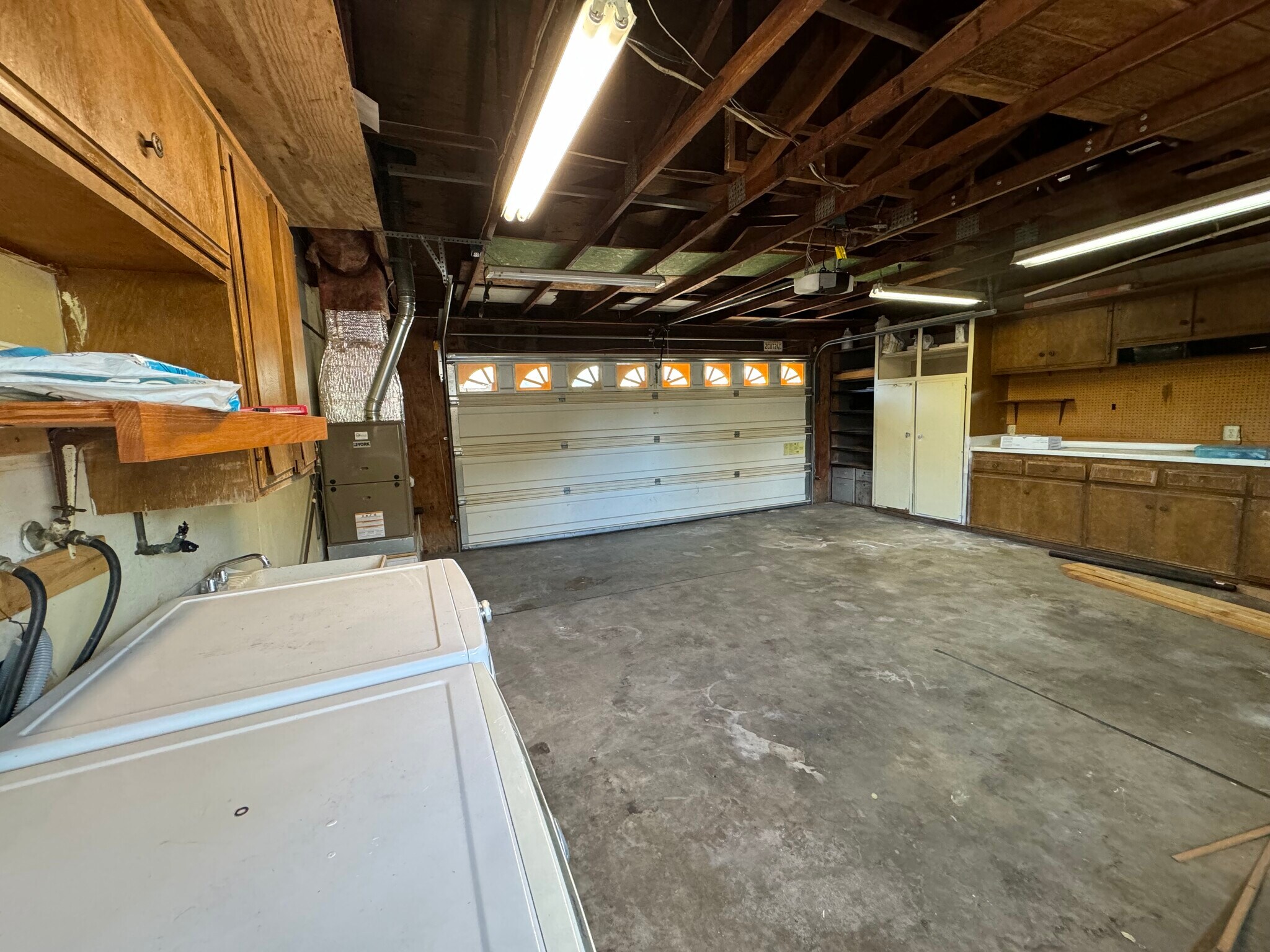 Building Photo - 1725 Hillcrest Ln