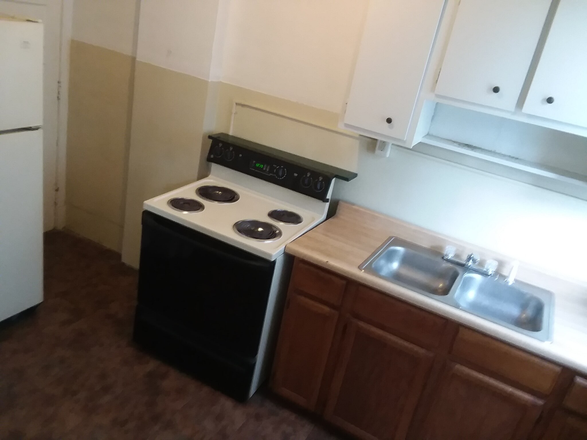 Kitchen - 1140 Wyoming St